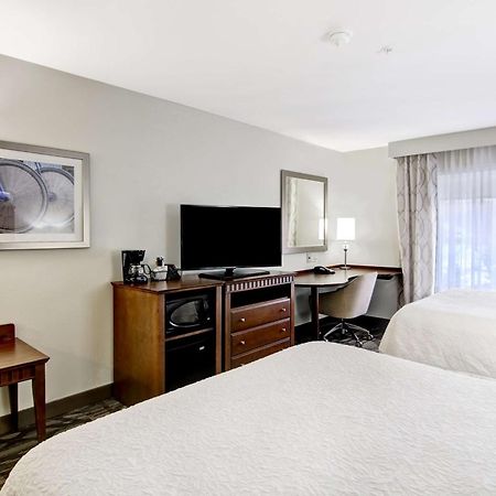 Hampton Inn & Suites Saint John Ngoại thất bức ảnh