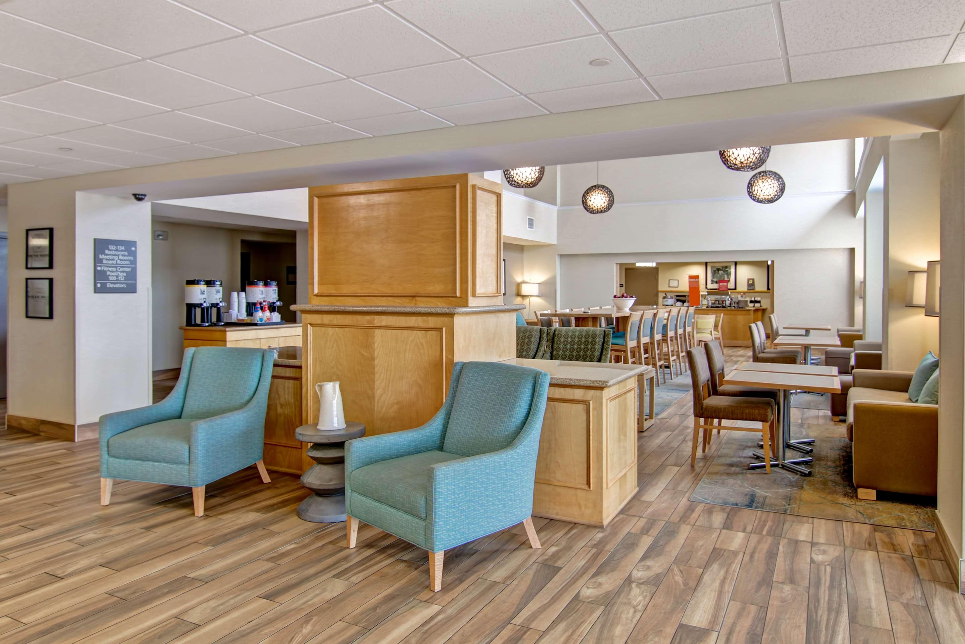 Hampton Inn & Suites Saint John Ngoại thất bức ảnh