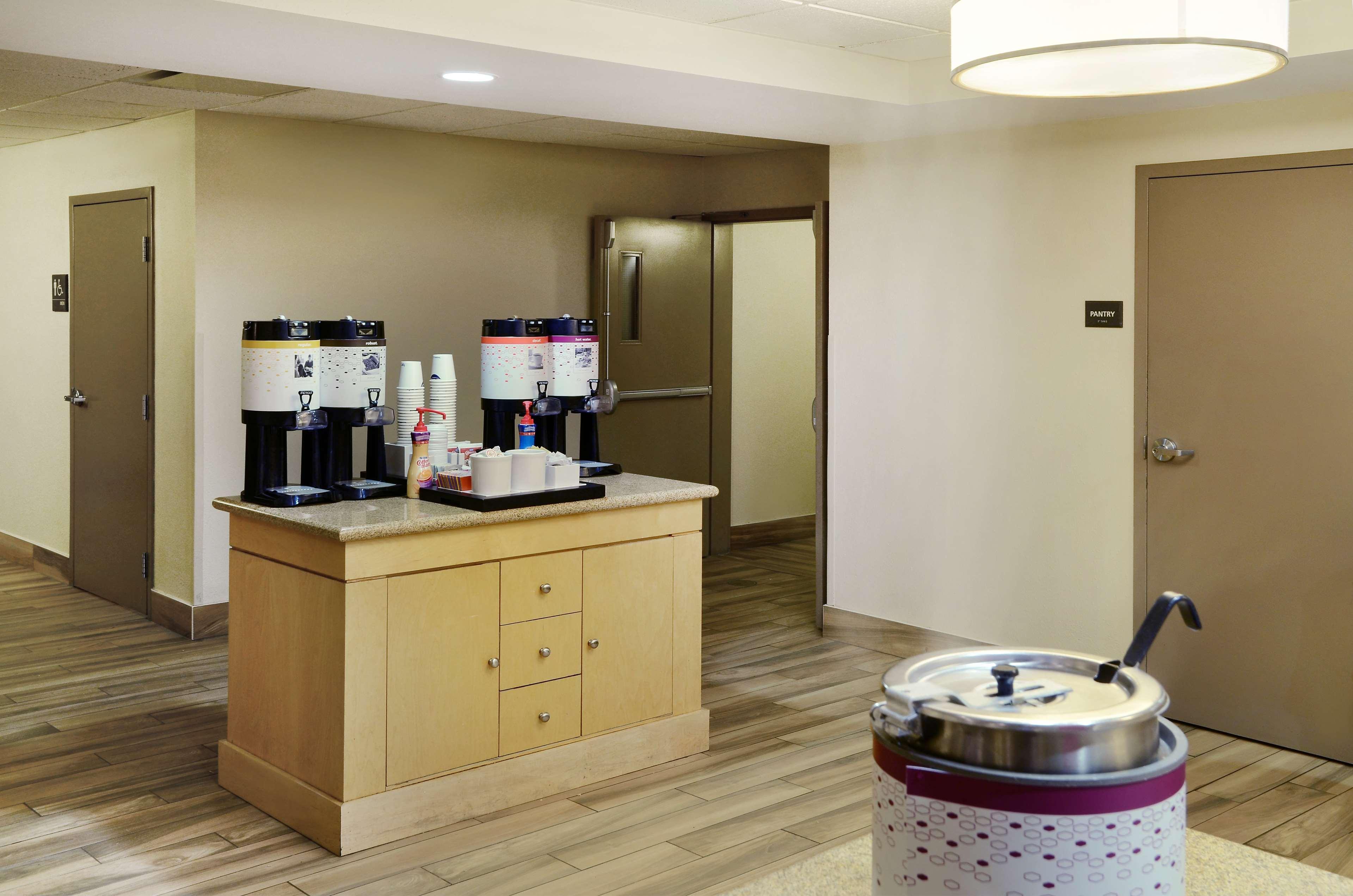 Hampton Inn & Suites Saint John Ngoại thất bức ảnh
