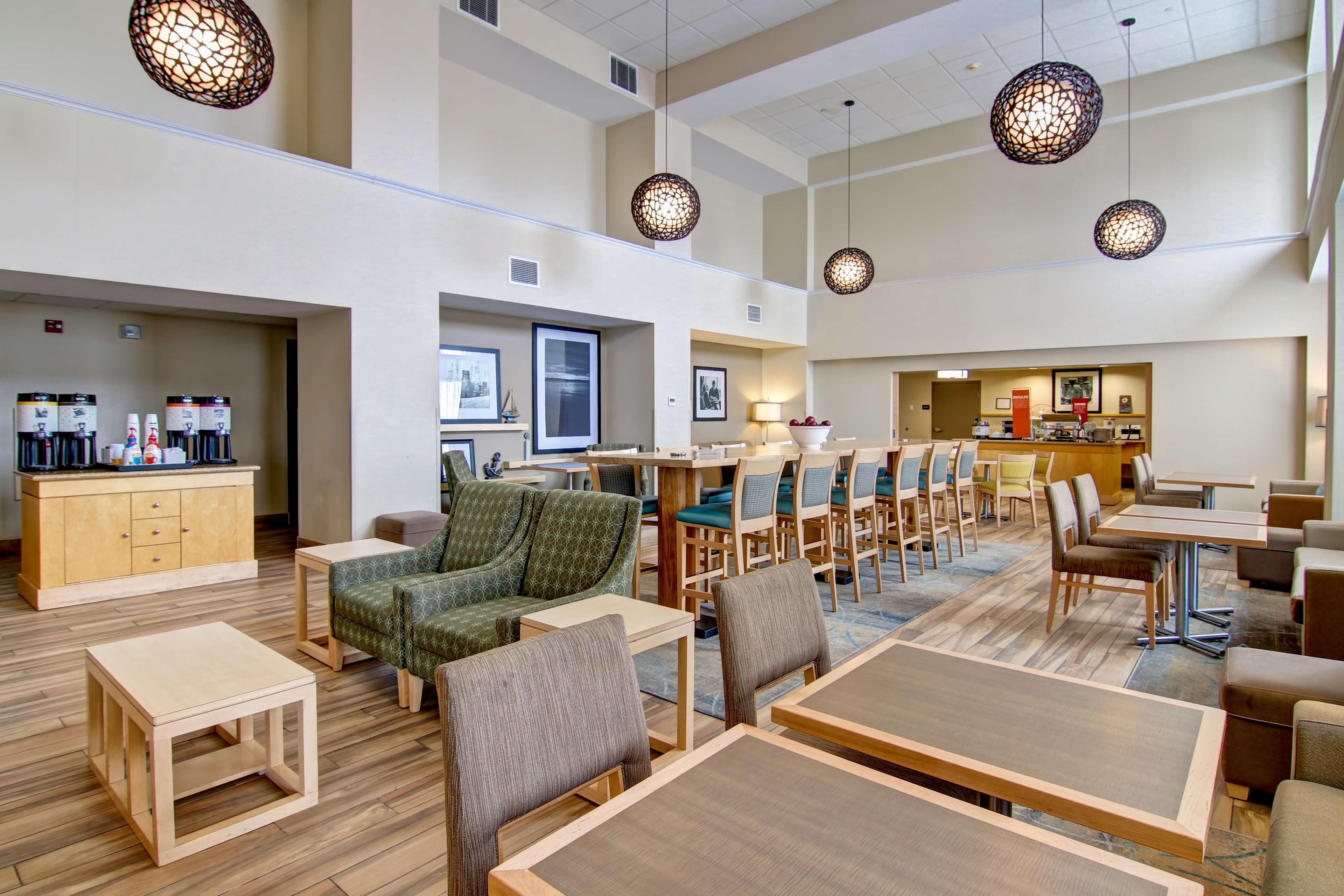 Hampton Inn & Suites Saint John Ngoại thất bức ảnh