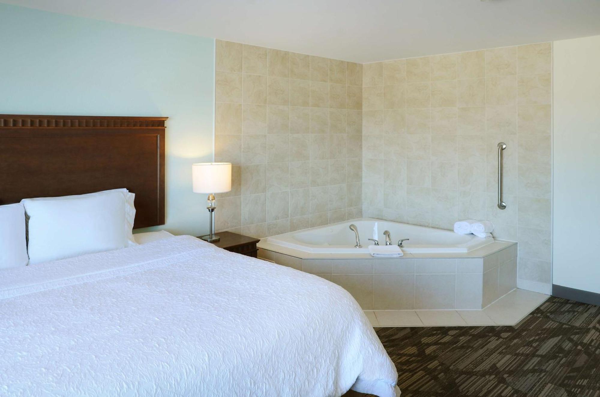 Hampton Inn & Suites Saint John Ngoại thất bức ảnh