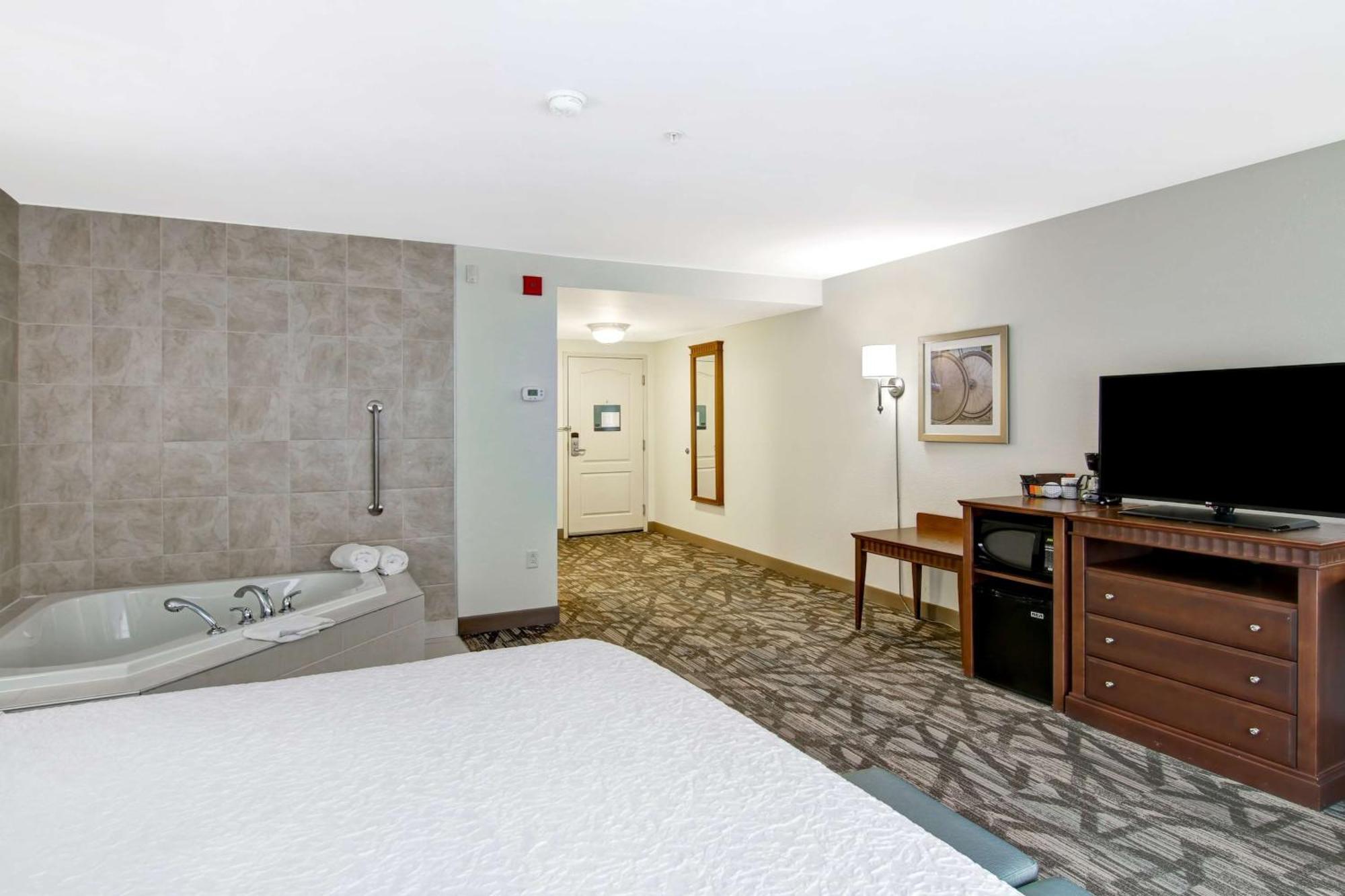 Hampton Inn & Suites Saint John Ngoại thất bức ảnh